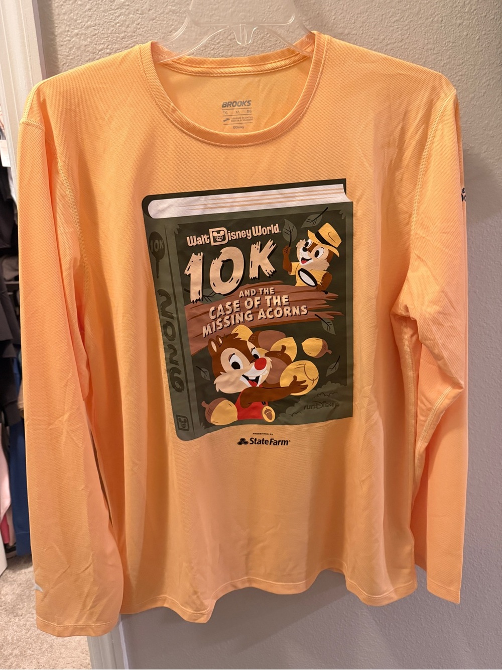 runDisney 2026 Walt Disney World 10K Brooks Long Sleeve Shirt Men’s XL